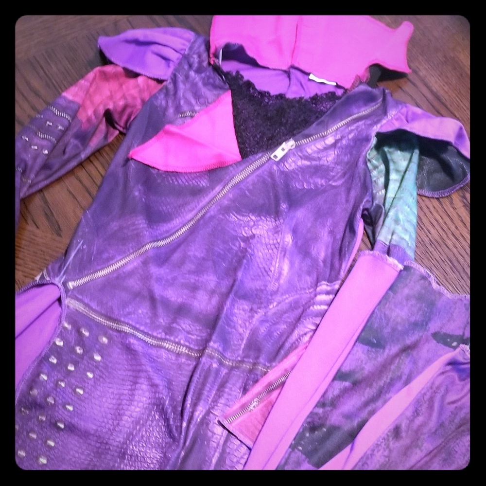 Disney Descendants Mal Costume 7/8.